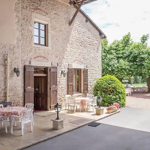2* Hotel Logis Les Platanes